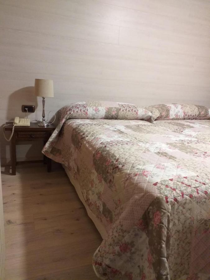 Hotel Giral Biescas Kültér fotó