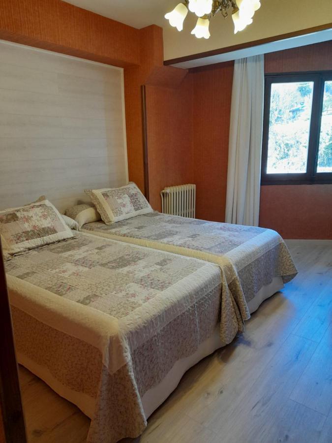 Hotel Giral Biescas Kültér fotó