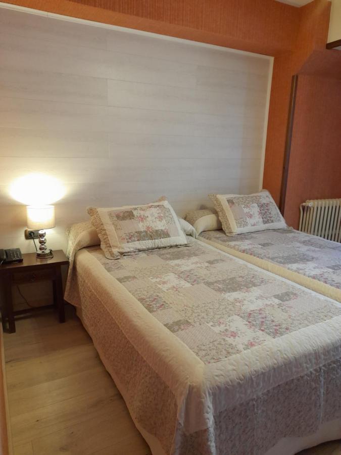 Hotel Giral Biescas Kültér fotó