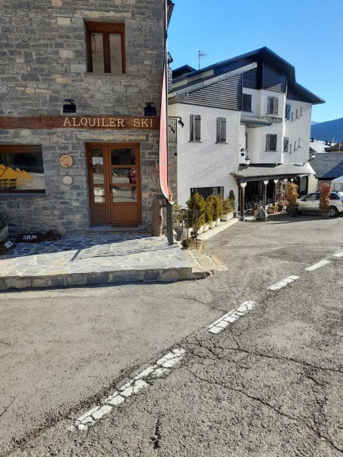 Hotel Giral Biescas Kültér fotó