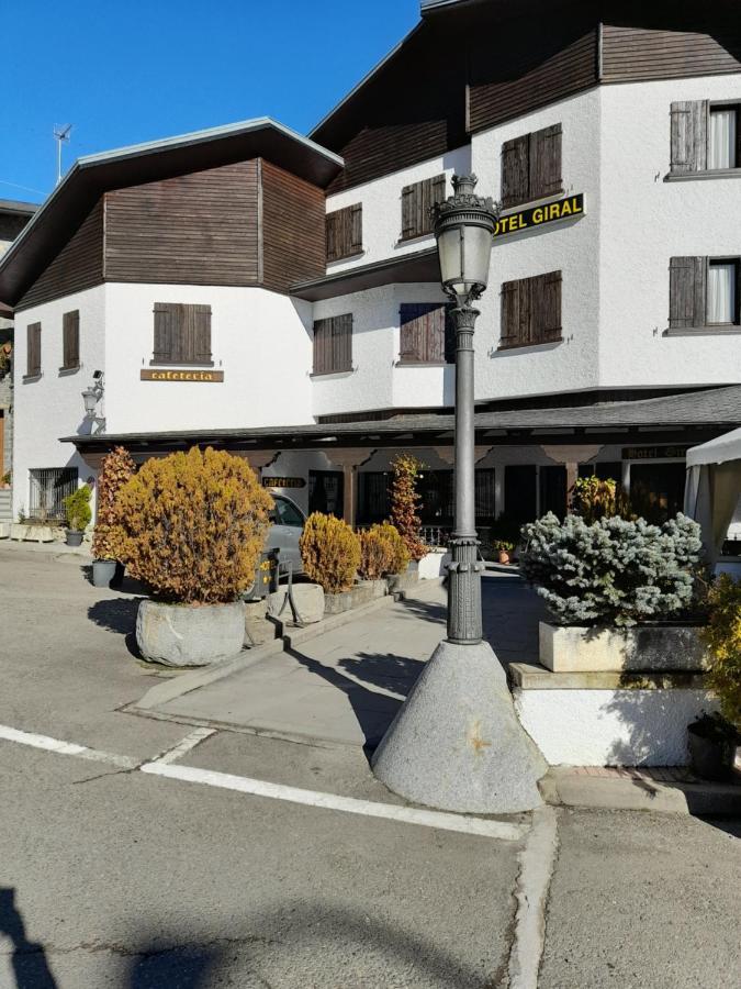 Hotel Giral Biescas Kültér fotó